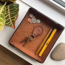 Load image into Gallery viewer, Leather Quarter Keychain