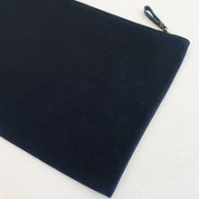 Load image into Gallery viewer, Medium Waxed Canvas Zip Folio #112