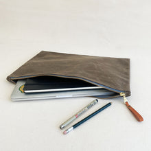 Load image into Gallery viewer, Large Waxed Canvas Zip Folio #111