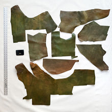 Load image into Gallery viewer, Horween Leather Scrap: Jade Green (Lot 01)