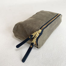 Load image into Gallery viewer, Waxed Canvas Zipper Pouch #119