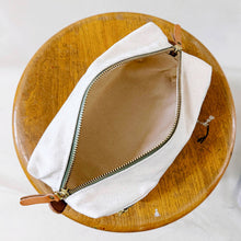 Load image into Gallery viewer, Canvas Dopp Kit