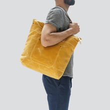 Load image into Gallery viewer, Waxed Canvas Zipper Tote Bag
