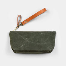 Load image into Gallery viewer, Medium Zip Bag w/ Leather Wristlet