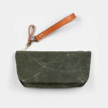 Load image into Gallery viewer, Medium Zip Bag w/ Leather Wristlet
